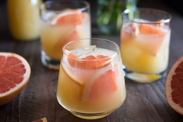 bourbon-grapefruit-cocktail-photo