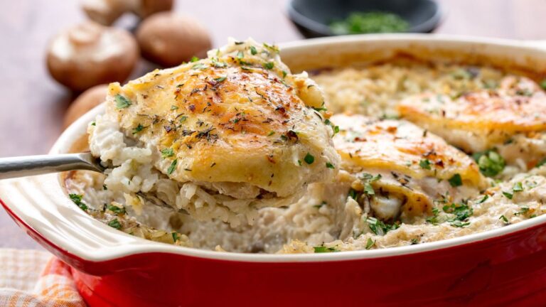 qashd-aspect-1502989071-chicken-rice-casserole-delish