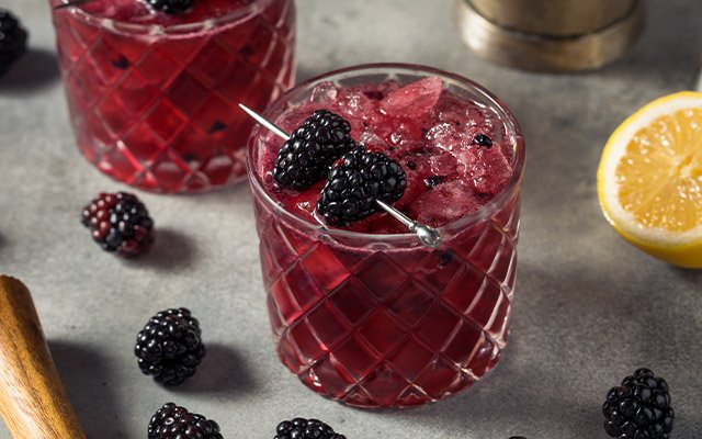 Mouthwatering Blackberry Bramble - Gin and Berry Delight