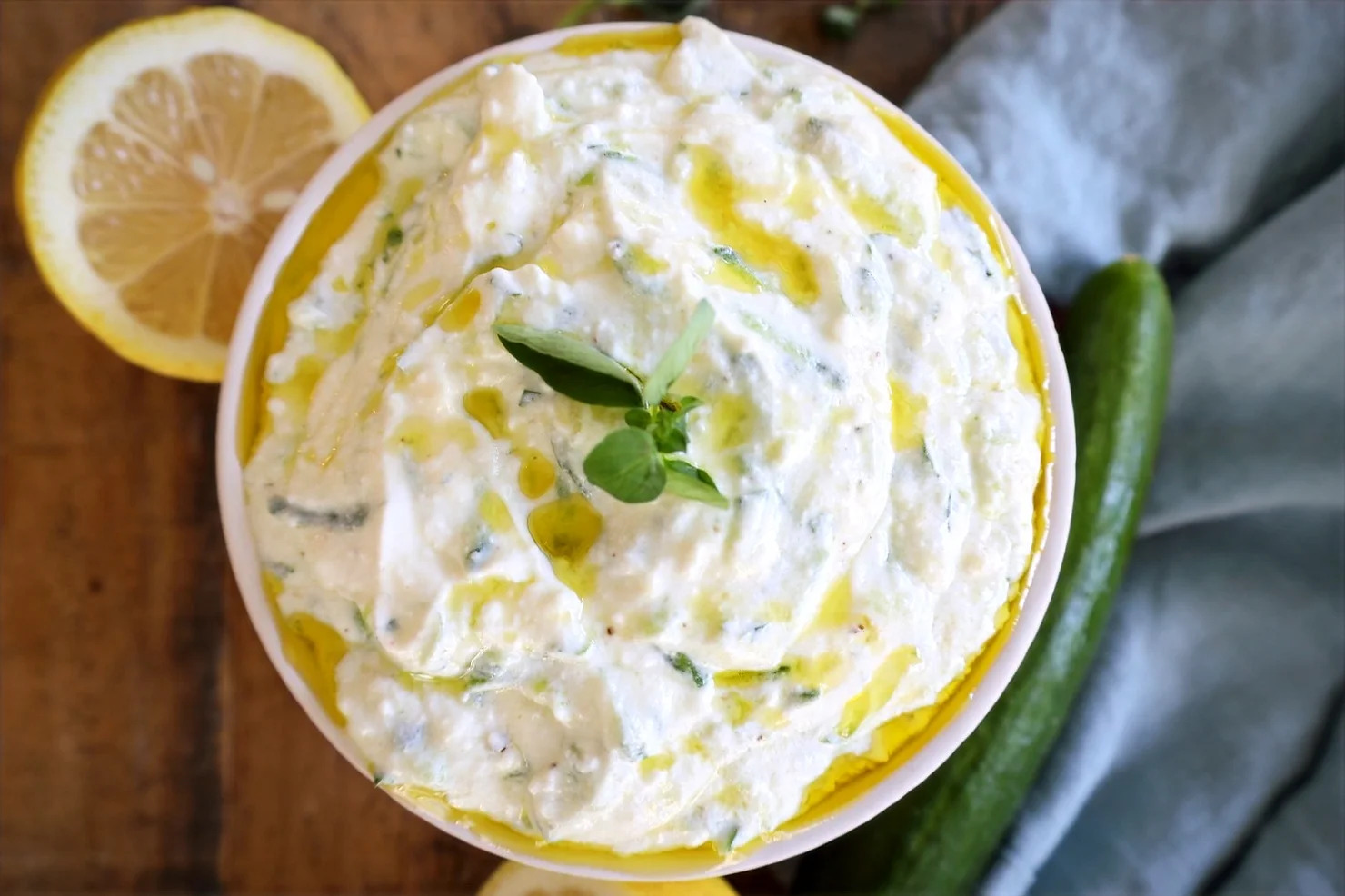 Mouthwatering Greek Tzatziki Sauce - Cool and Creamy